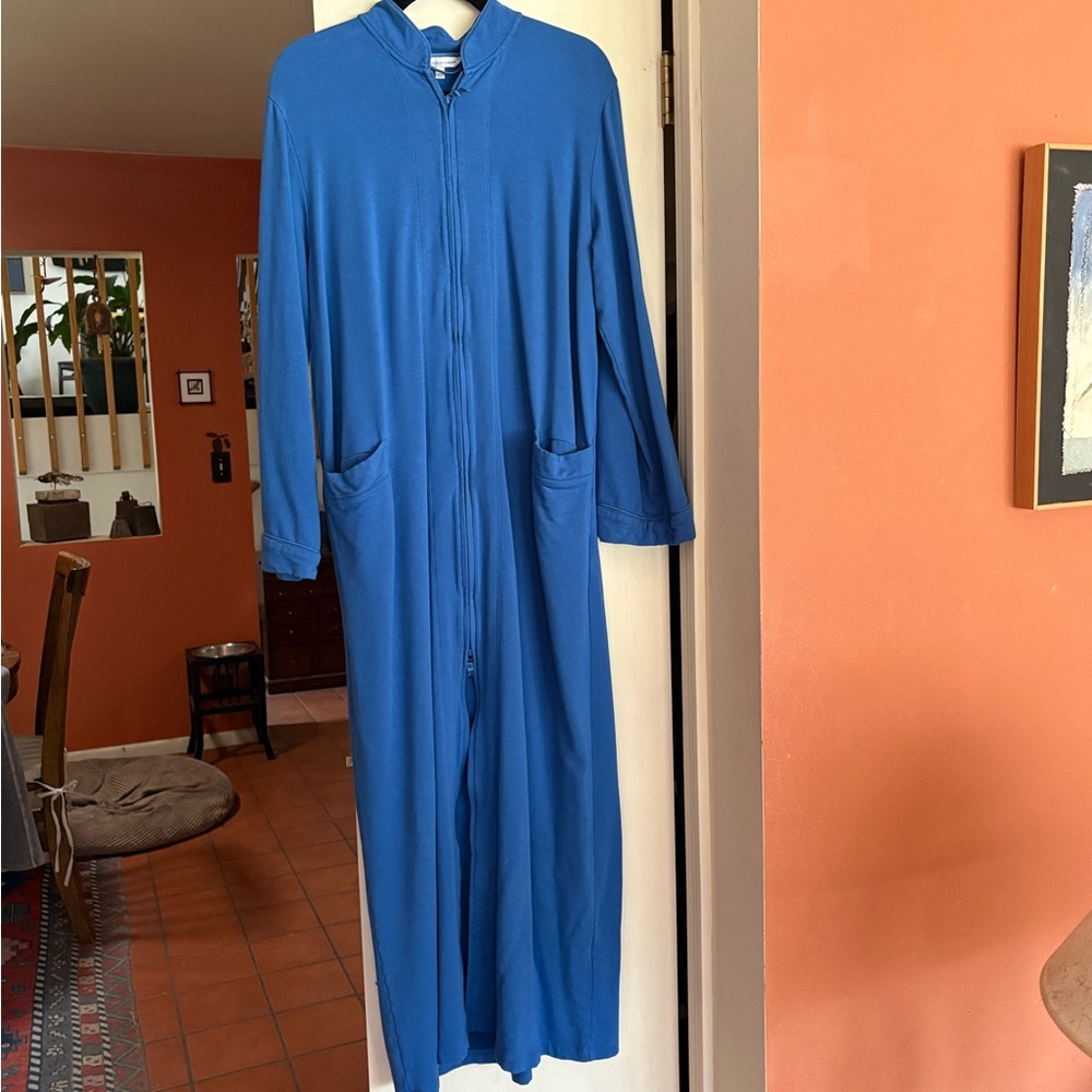Blue Full-Length Zip-Up Robe
